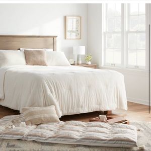 Threshold clipped stripe lounge pillow oversized, NWOT